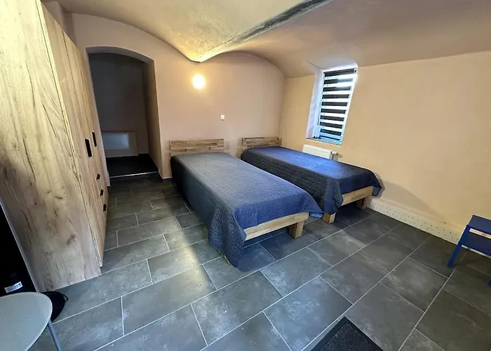 Monteurwohnung Im Untergeschoss * Borna